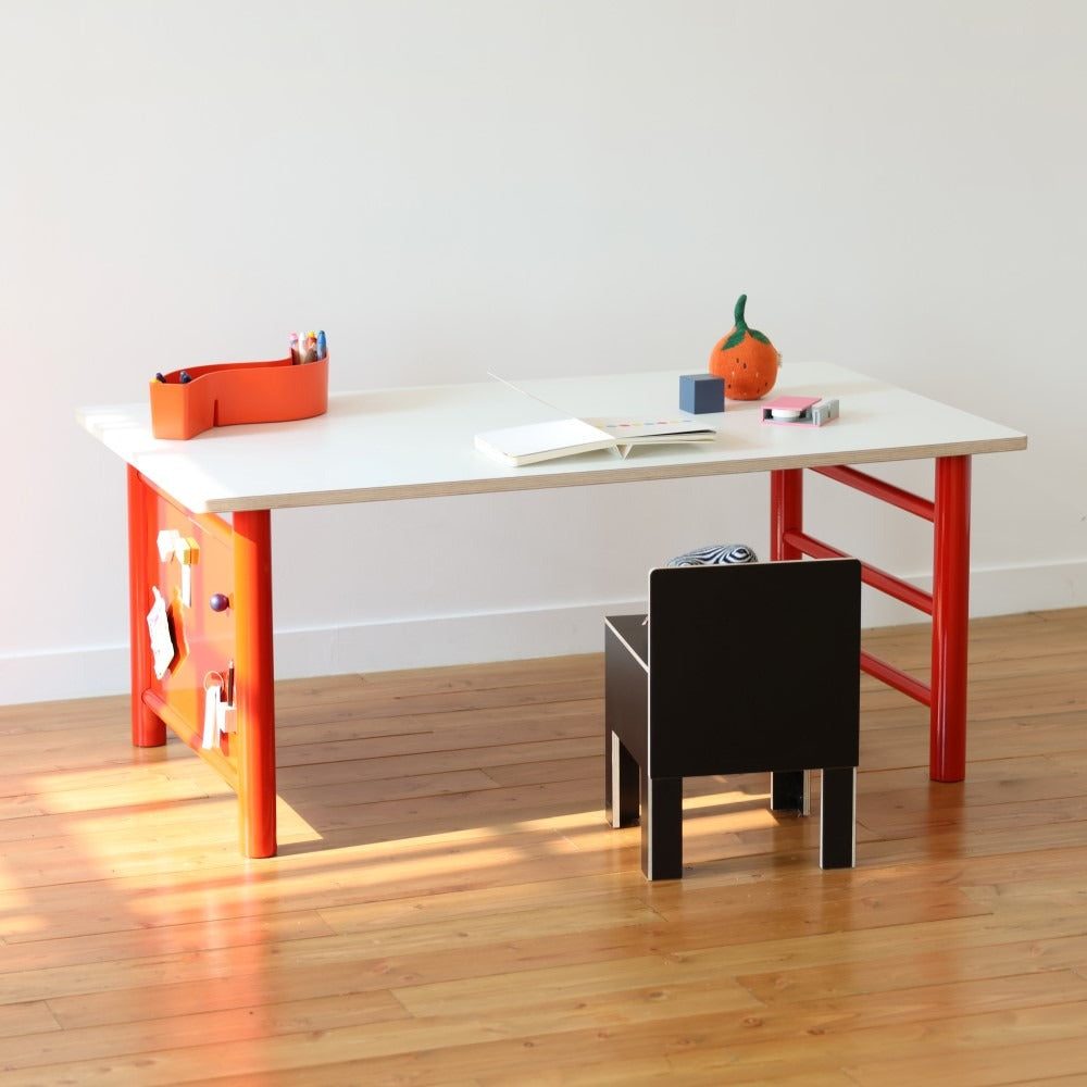 MANY TABLE
