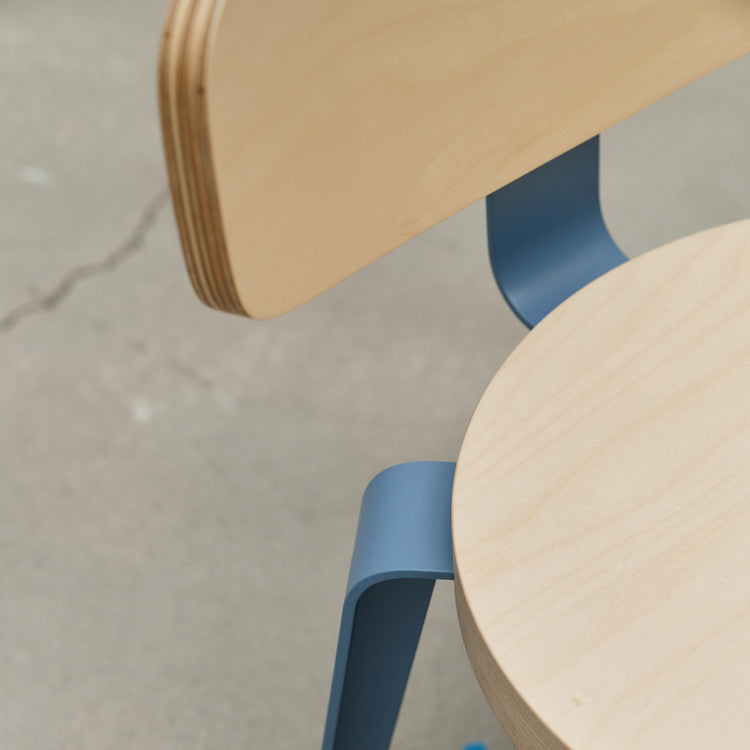 MU. Chair