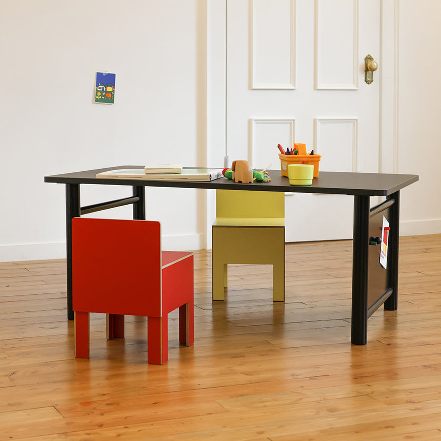 MANY TABLE