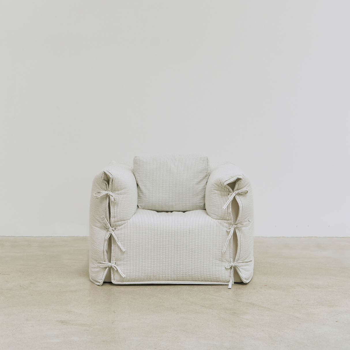 Doona Sofa (stripe)