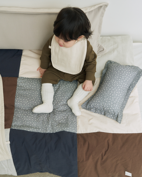 Floral Quilt Blanket (Navy)
